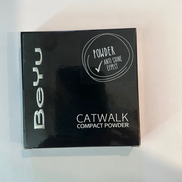 BeYu Catwalk Compact Powder 6 - Picture 2 of 3